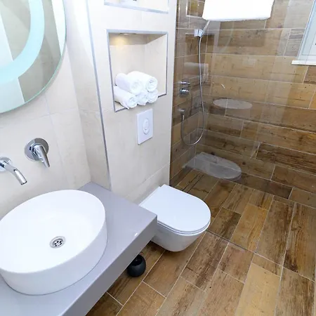 Apartman Loni *