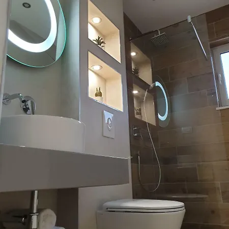 Apartman Loni *